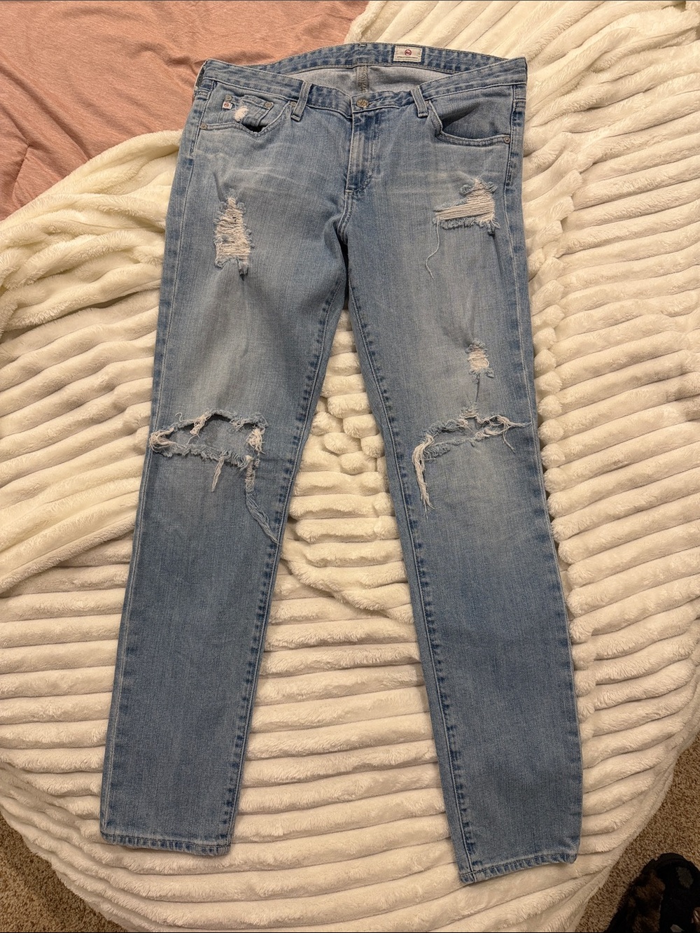 AG Light Blue Distressed Women’s Jeans 31R GUC